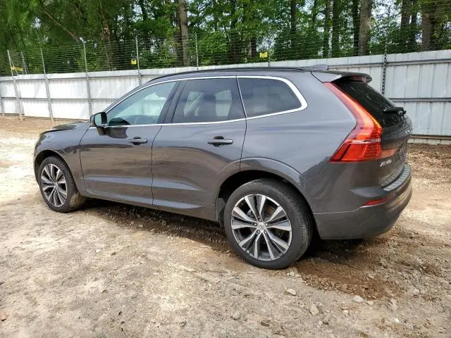 2022 VOLVO XC60 B5 MOMENTUM  