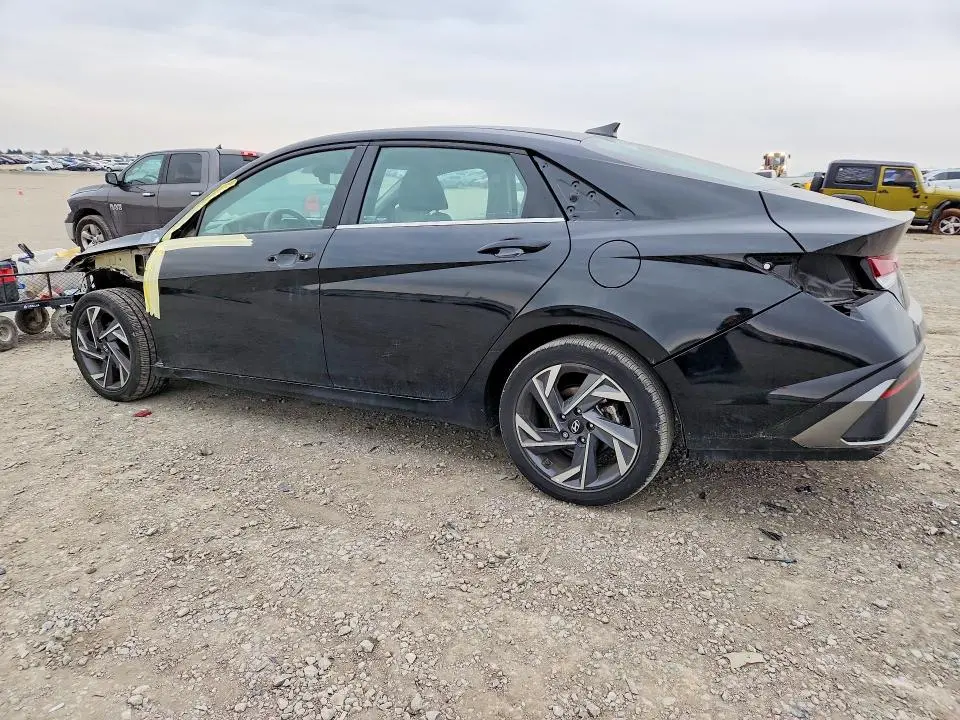 2025 HYUNDAI ELANTRA SEL  