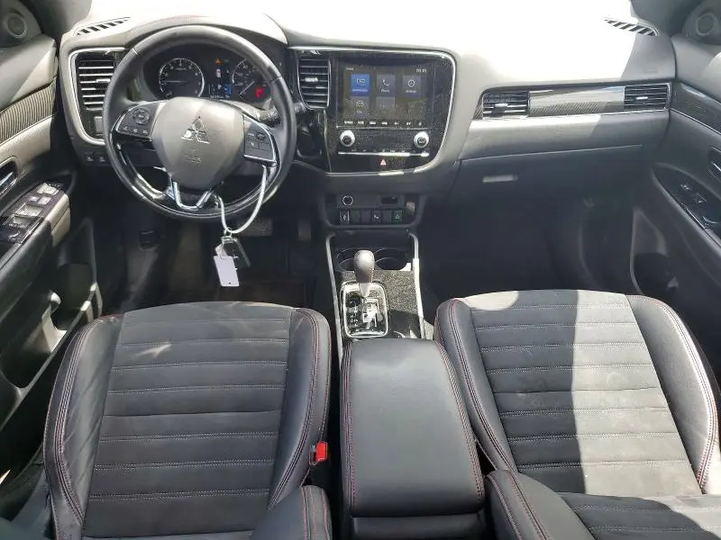 2020 MITSUBISHI OUTLANDER SE  