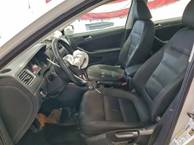 2012 VOLKSWAGEN JETTA SE  