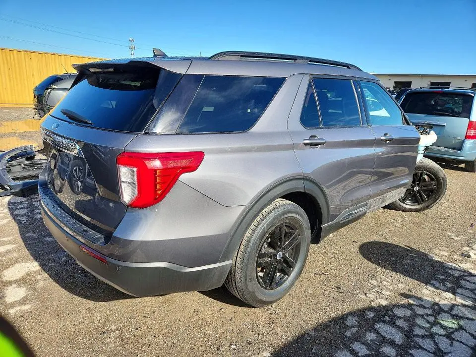 2022 FORD EXPLORER XLT  