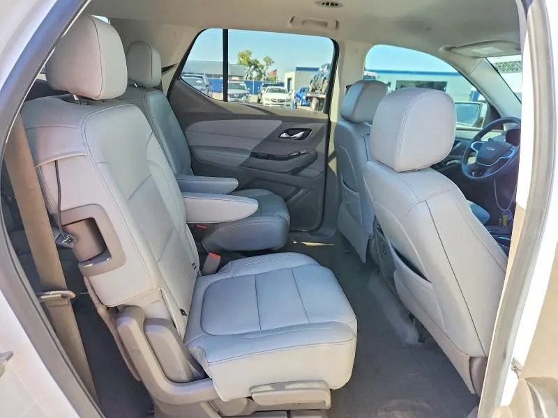 2021 CHEVROLET TRAVERSE LT  