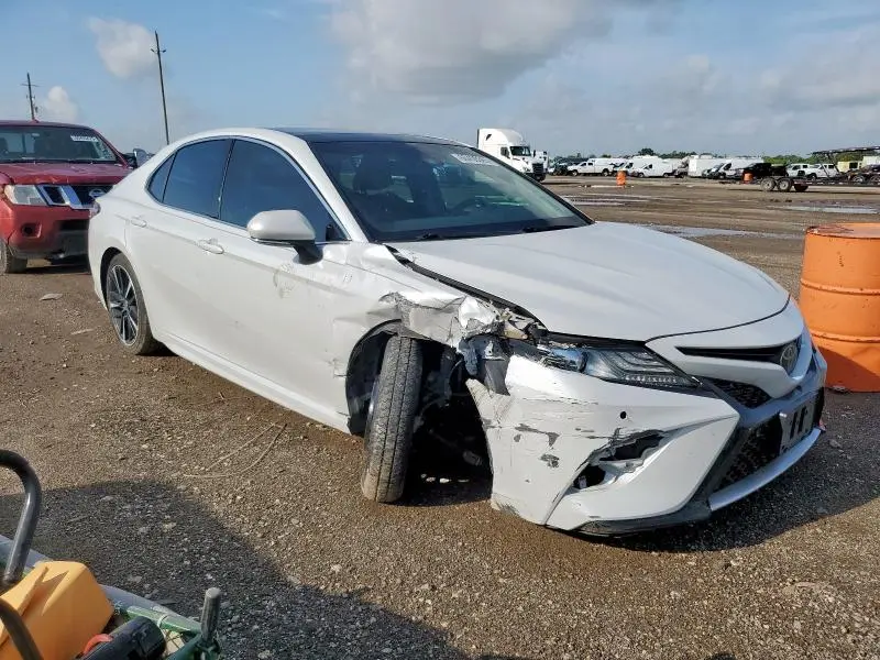 2018 TOYOTA CAMRY XSE  