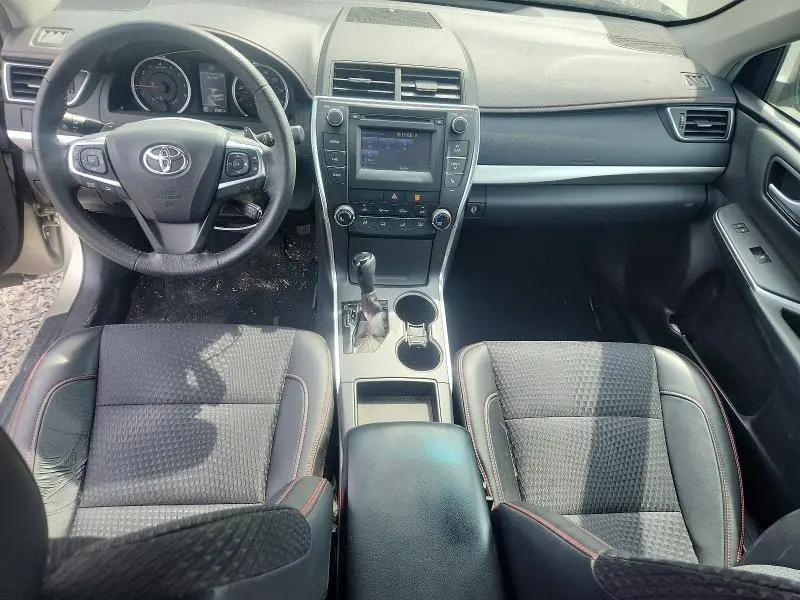 2015 TOYOTA CAMRY SE  