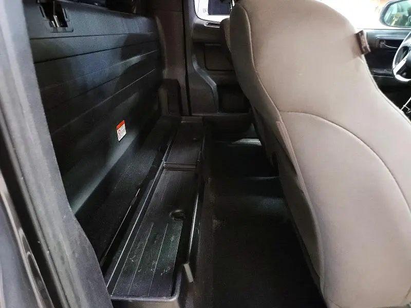 2016 TOYOTA TACOMA SR  