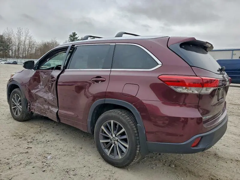 2018 TOYOTA HIGHLANDER SE  