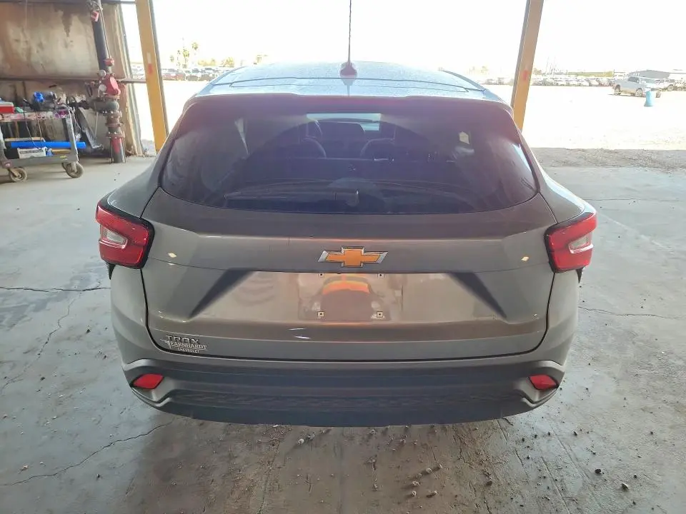 2025 CHEVROLET TRAX LS  
