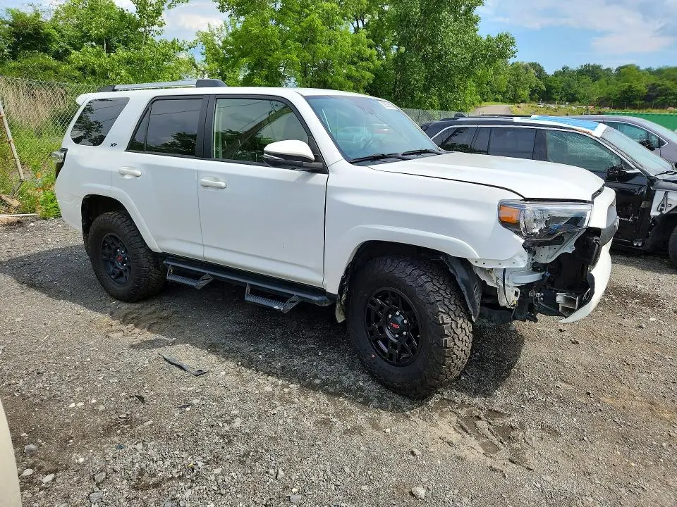 2024 TOYOTA 4RUNNER SR5 PREMIUM  