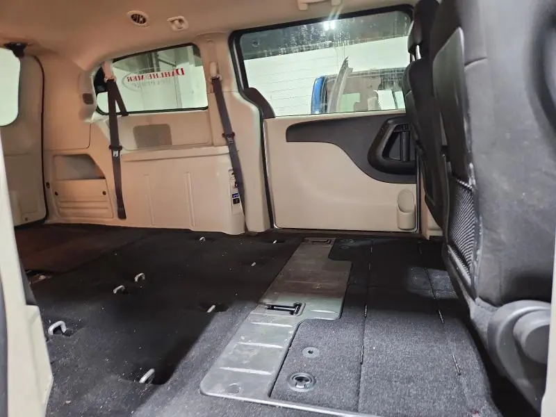 2020 DODGE GRAND CARAVAN SE  