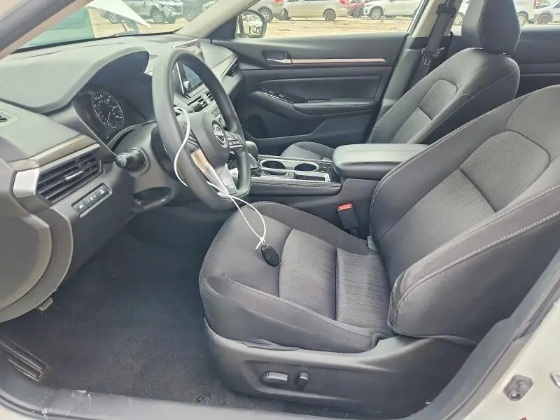 2023 NISSAN ALTIMA SV  
