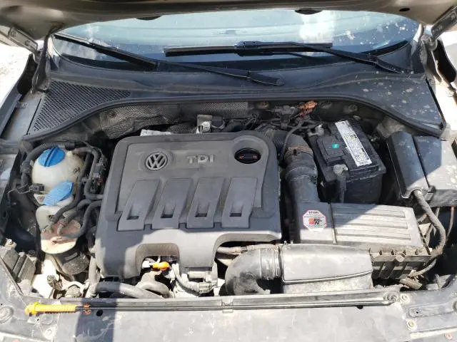 2013 VOLKSWAGEN PASSAT SE  