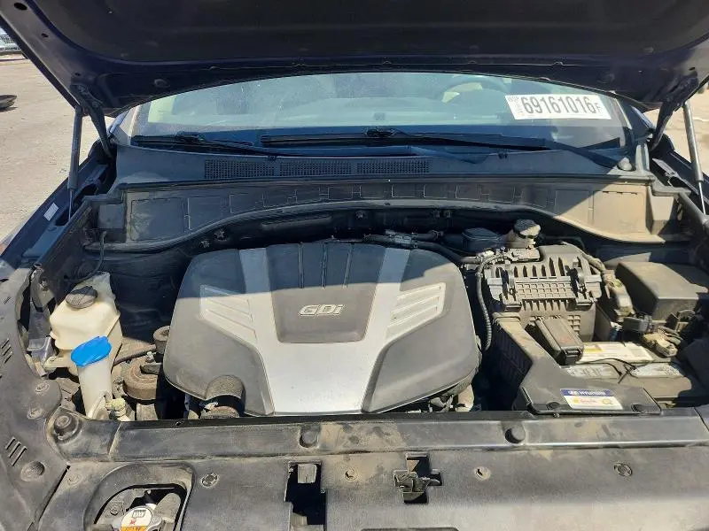 2017 HYUNDAI SANTA FE SE  