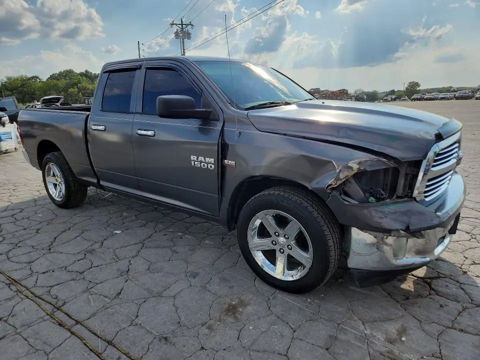 2013 RAM 1500 SLT  