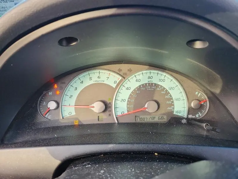 2010 TOYOTA CAMRY SE V6  