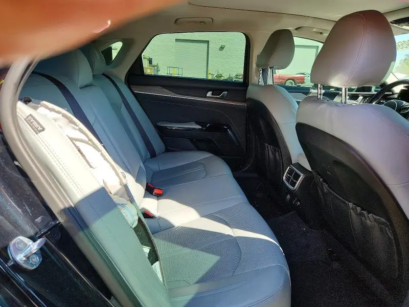 2022 KIA K5 EX  