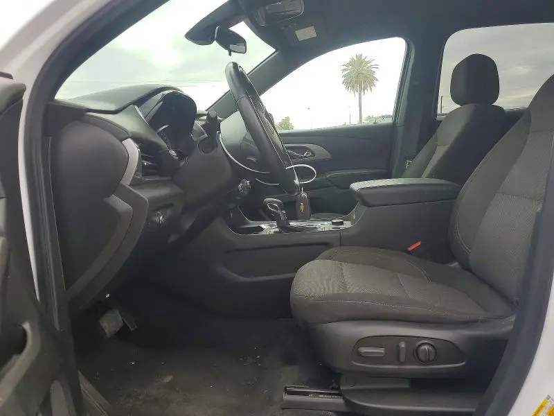 2023 CHEVROLET TRAVERSE LT  