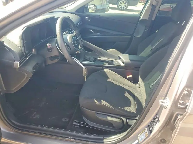 2021 HYUNDAI ELANTRA SE  