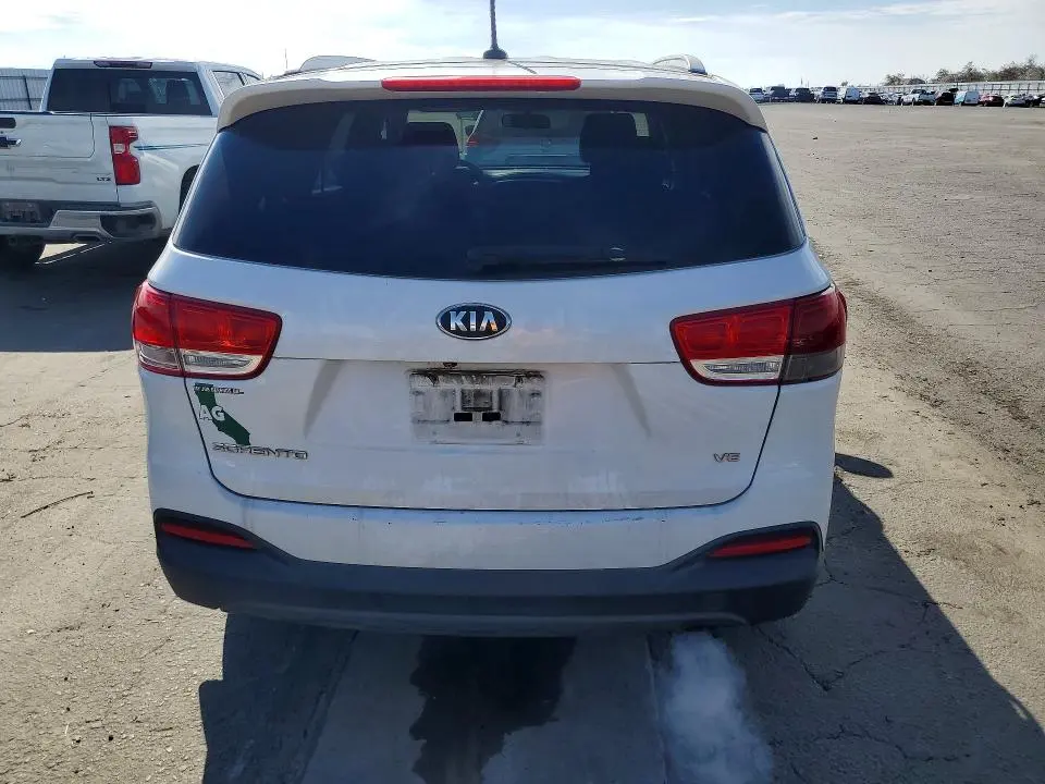 2016 KIA SORENTO LX  