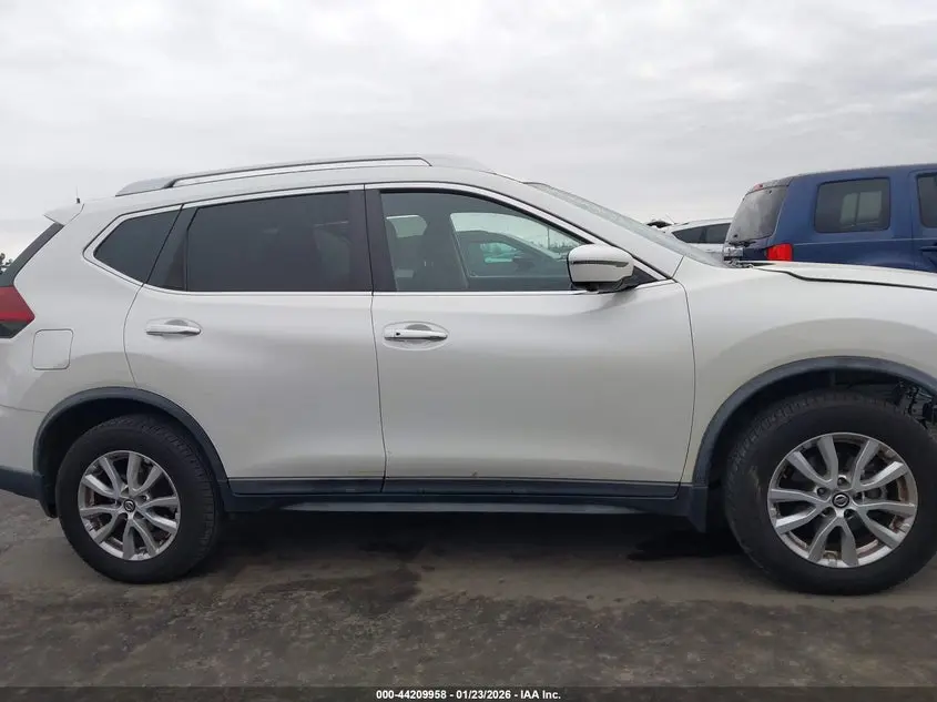 2018 NISSAN ROGUE SV