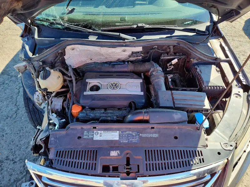 2011 VOLKSWAGEN TIGUAN S  