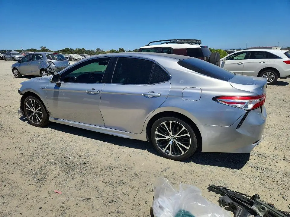 2020 TOYOTA CAMRY SE  