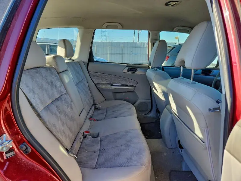 2010 SUBARU FORESTER XS  