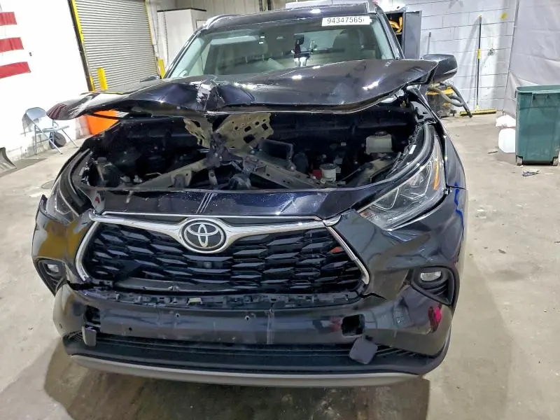 2022 TOYOTA HIGHLANDER PLATINUM  