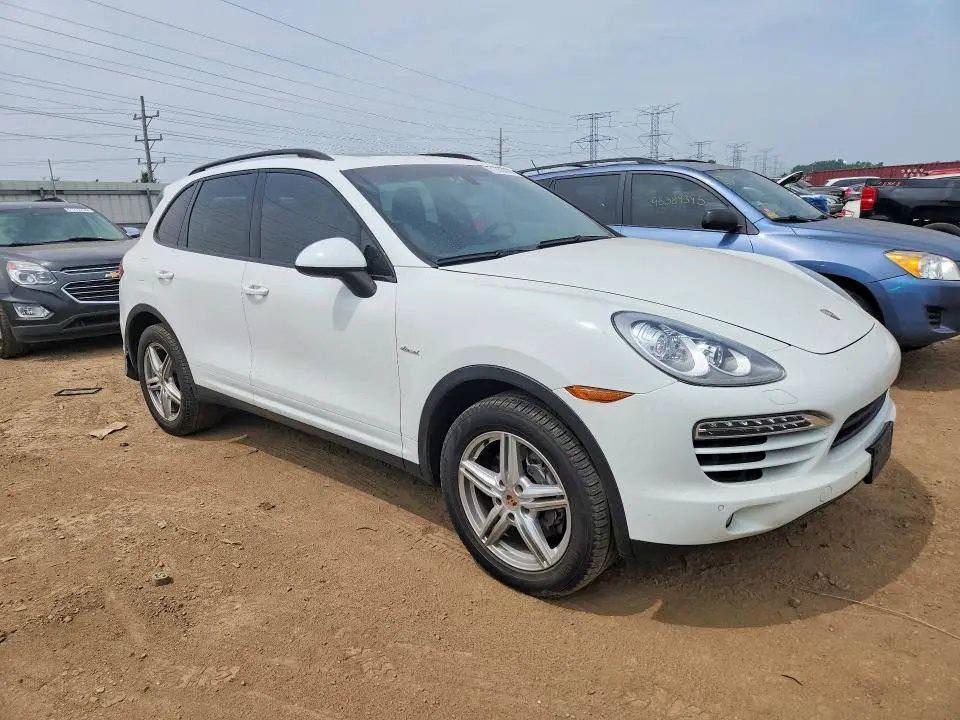 2014 PORSCHE CAYENNE   
