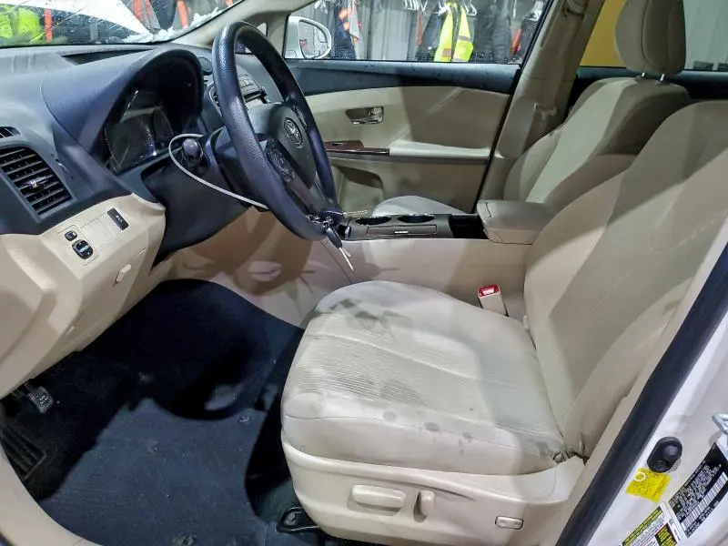 2013 TOYOTA VENZA LE  