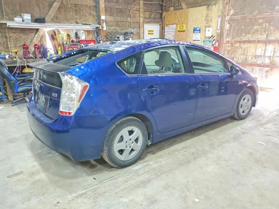 2011 TOYOTA PRIUS THREE  