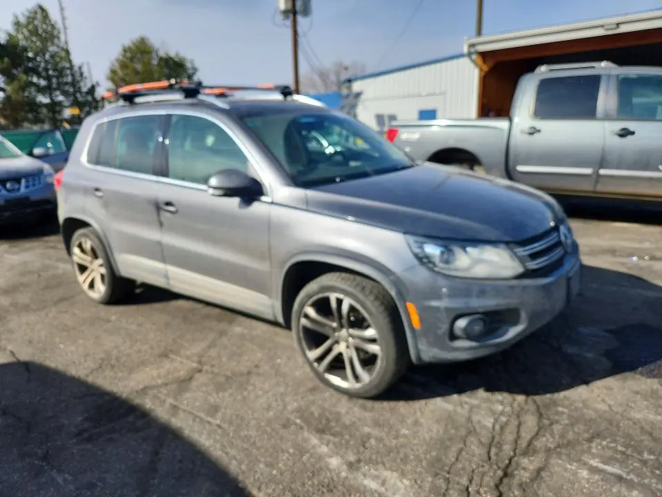 2013 VOLKSWAGEN TIGUAN S  