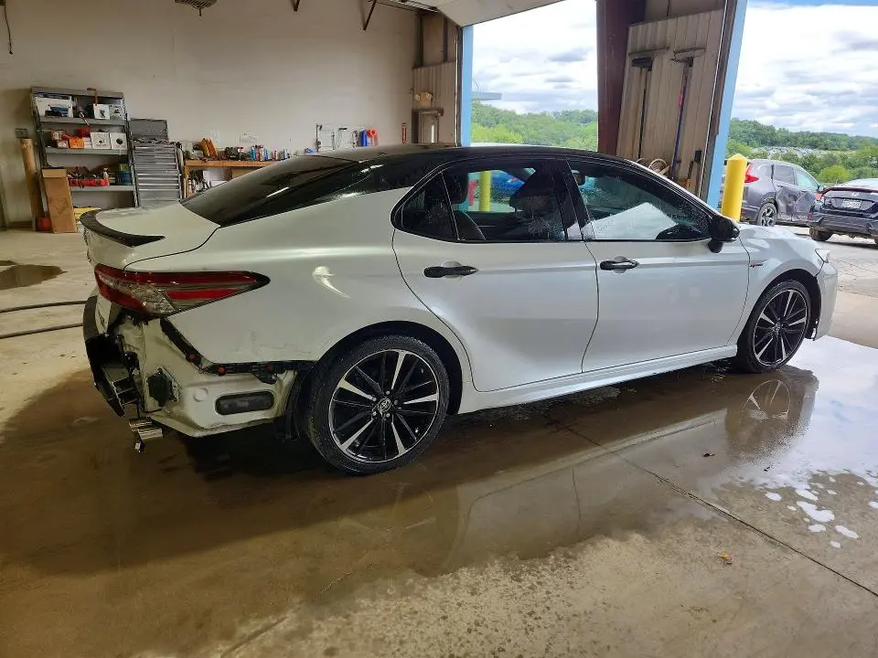 2018 TOYOTA CAMRY XSE  