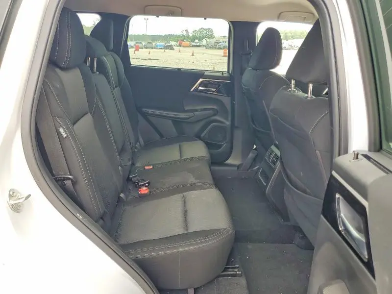 2022 MITSUBISHI OUTLANDER ES  