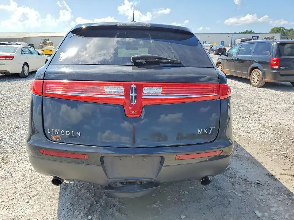2014 LINCOLN MKT   