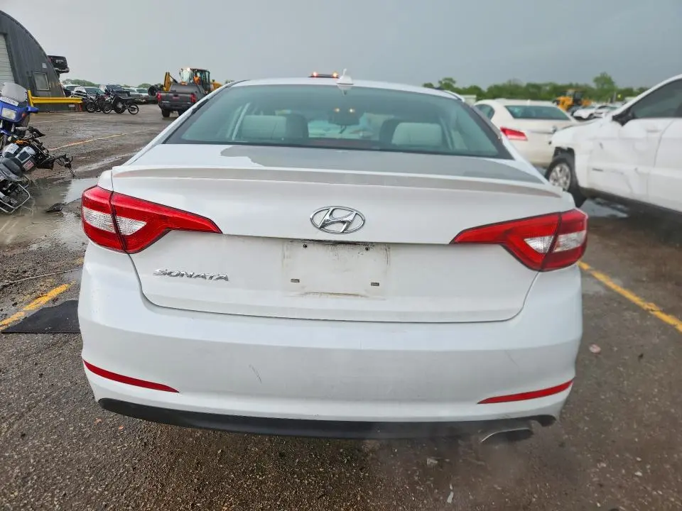 2017 HYUNDAI SONATA SE  