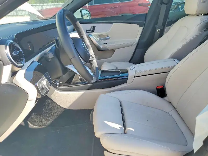 2025 MERCEDES-BENZ CLA 250  