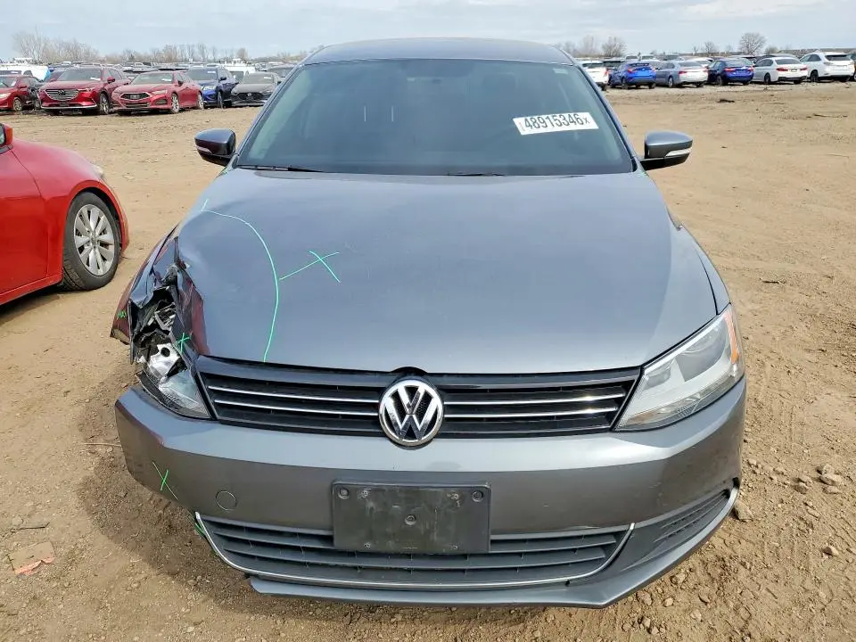 2013 VOLKSWAGEN JETTA SE  