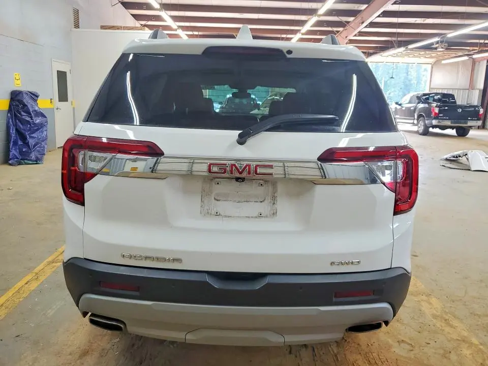 2021 GMC ACADIA SLT  