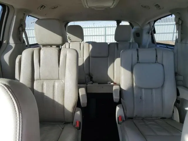 2011 CHRYSLER TOWN & COUNTRY TOURING L  