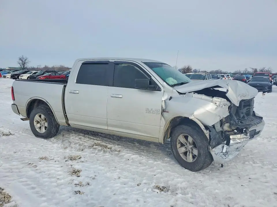 2015 RAM 1500 SLT  