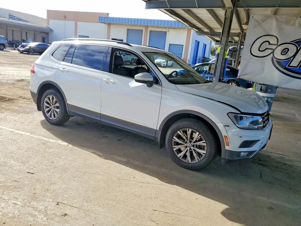 2018 VOLKSWAGEN TIGUAN SE  