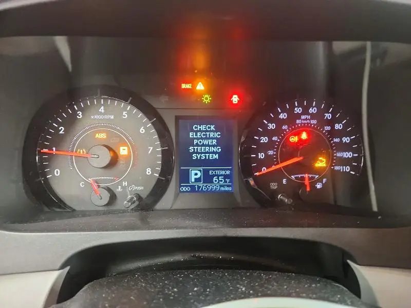 2015 TOYOTA SIENNA LE  