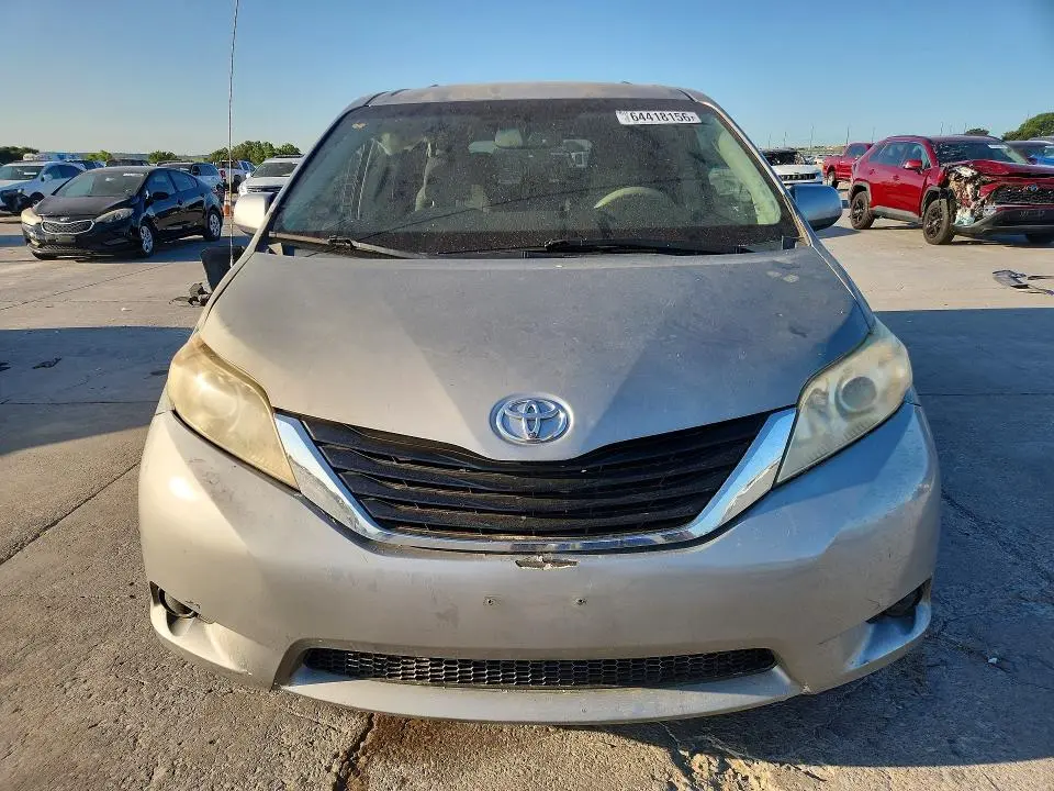 2011 TOYOTA SIENNA LE  
