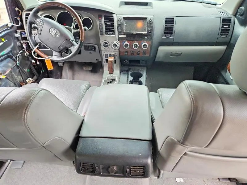 2010 TOYOTA TUNDRA CREWMAX LIMITED  