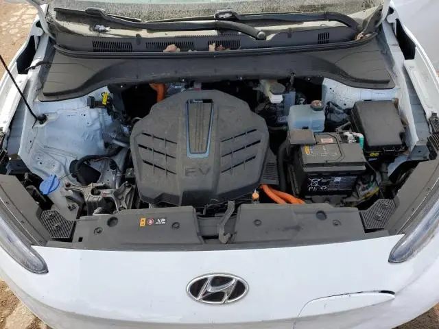 2023 HYUNDAI KONA SE  