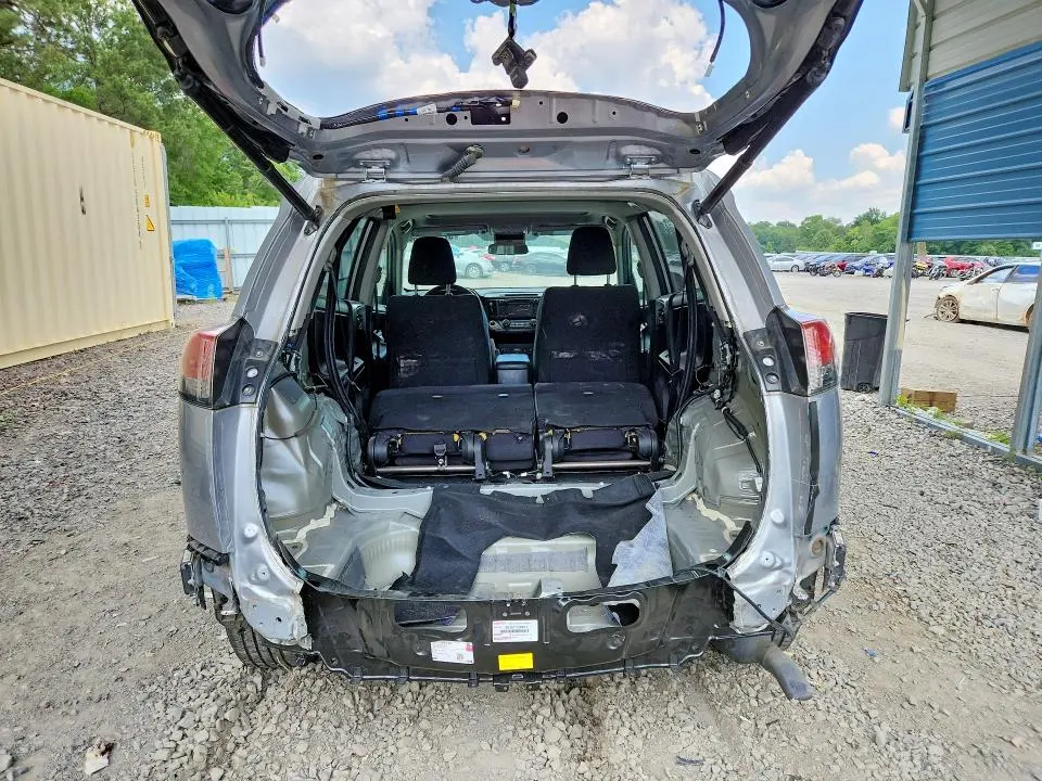 2018 TOYOTA RAV4 XLE  