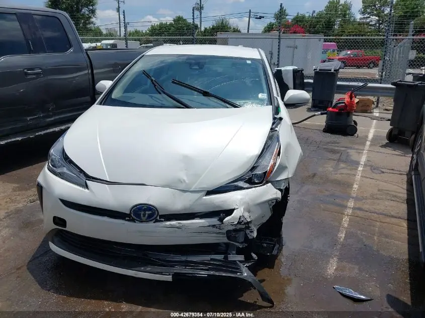 2020 TOYOTA PRIUS XLE
