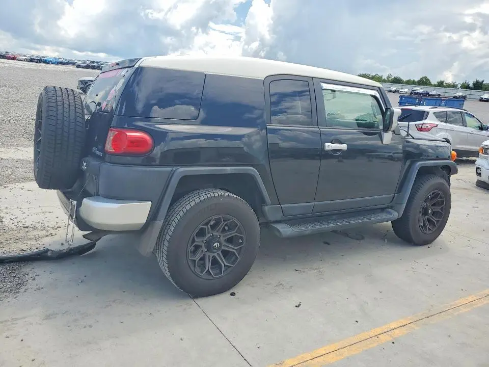 2010 TOYOTA FJ CRUISER BASE  