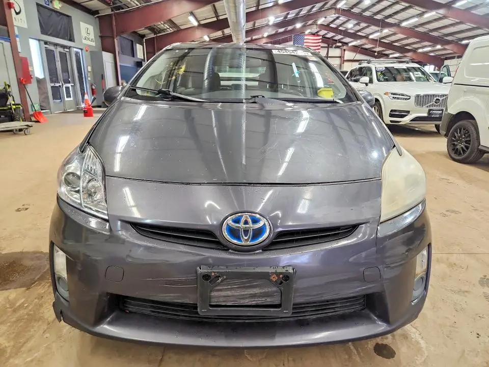 2010 TOYOTA PRIUS III  