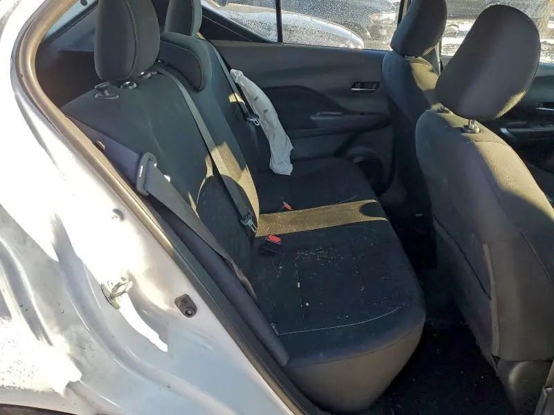 2021 NISSAN KICKS SV  